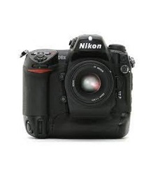 Máy ảnh Nikon D2X